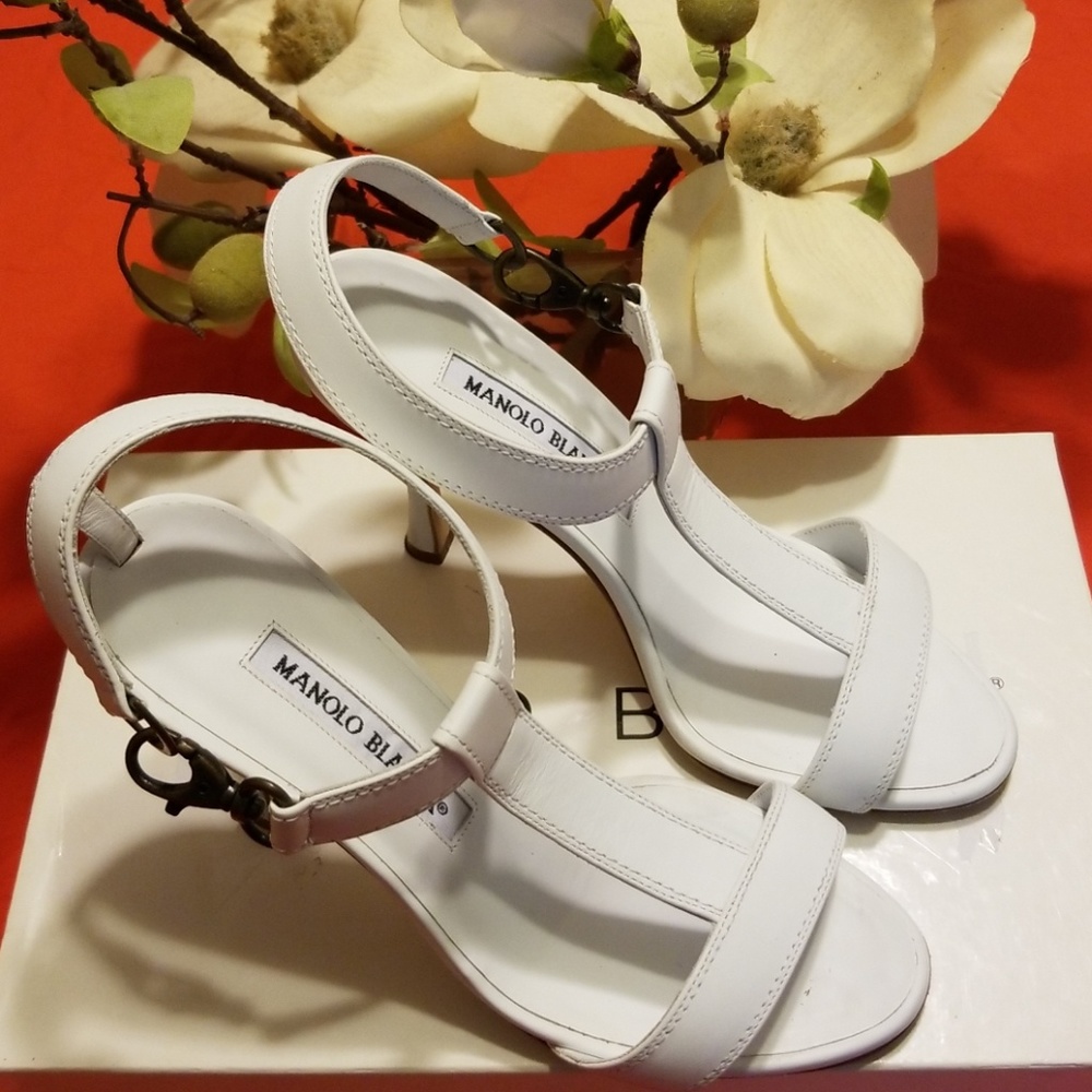 Manolo Blahnik white sandal heels w/hook